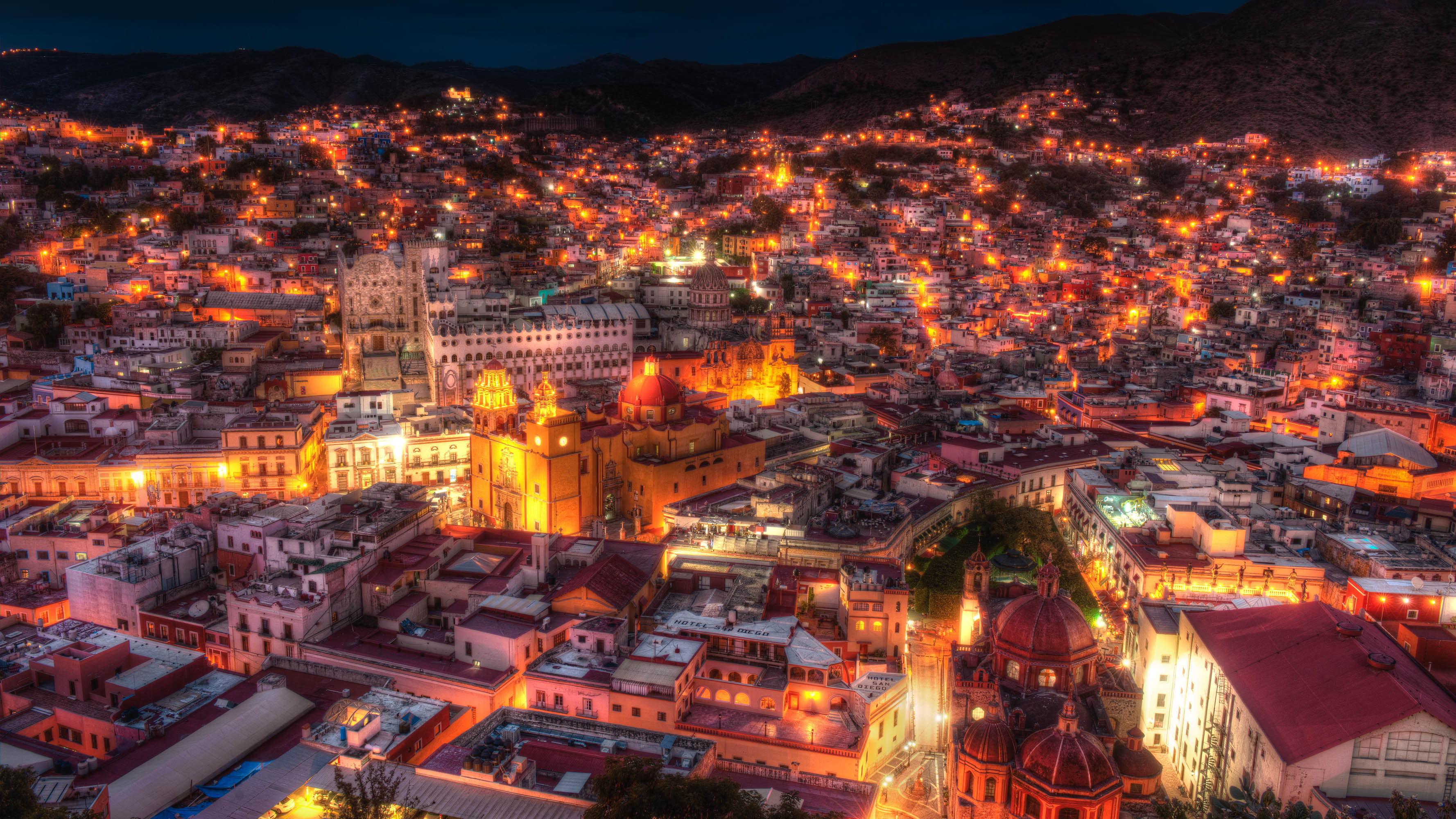 First Night in Guanajuato - ABOUT RC